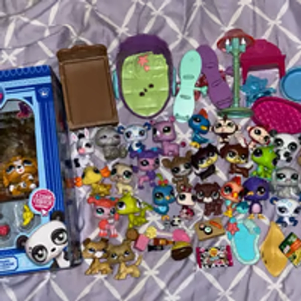 Littlest Pet shop lot!