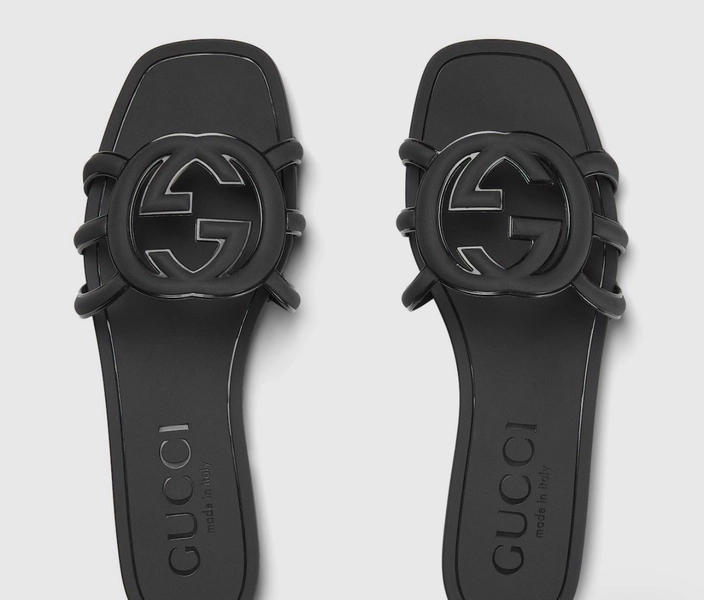 Gucci Women's Interlocking G slide sandal Size 39