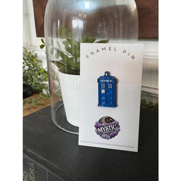 Doctor Who - Tardis - Police Call Box - Enamel Pin, Lapel Pin, Dr. Who