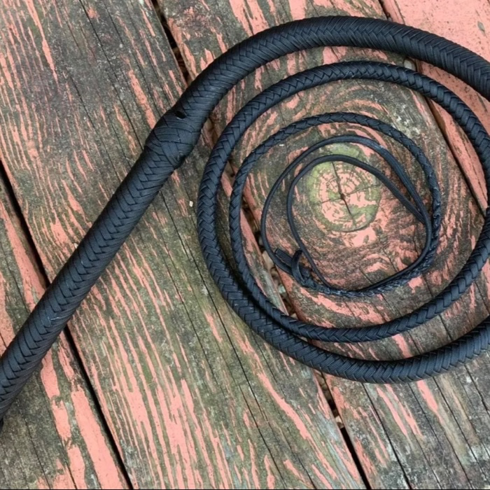 Custom 6ft Bullwhip - Black Paracord