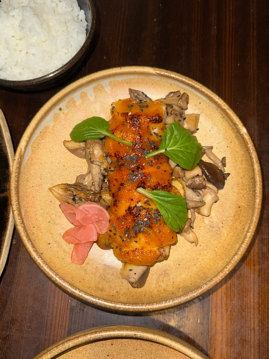 Pay a nice dinner 