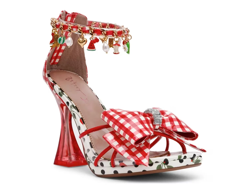 Margret Sandal
