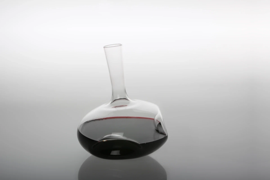 13˚ 60˚ 104˚ decanter