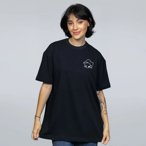 CAMISETA OVERSIZED PRETA - MALDIÇÕES E PALHAÇADAS