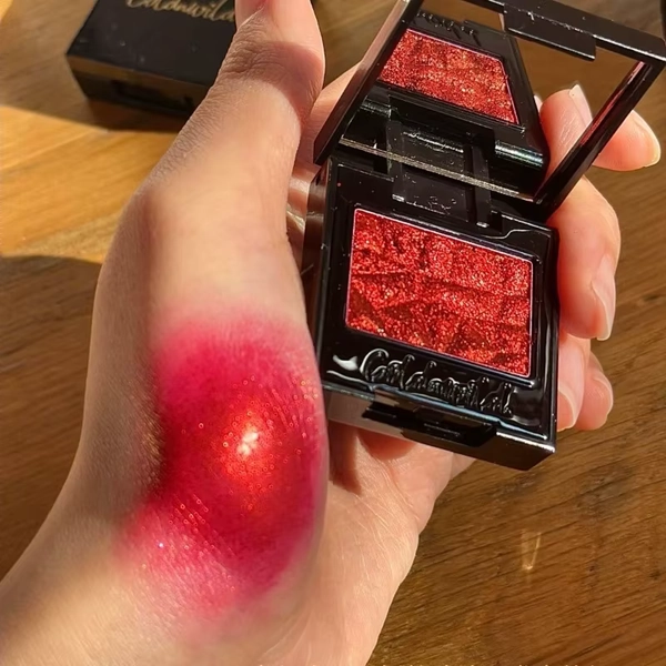 chromatic red eyeshadow 