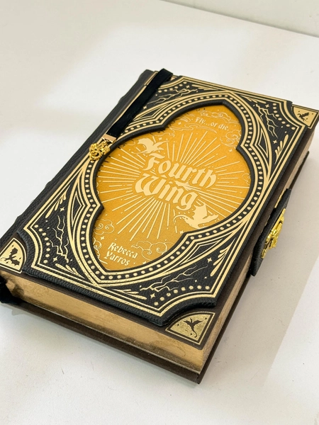 Fourth Wing Luxe Edition Book