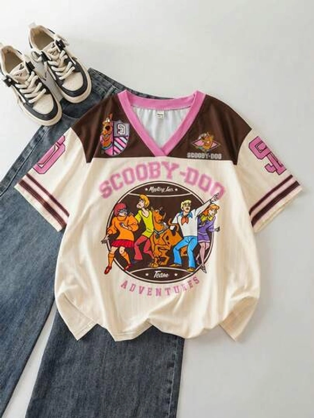 SCOOBY-DOO X SHEIN T-shirt col V à imprimé lettres et personnages de bande dessinée, mode de rue décontractée et quotidienne pour femmes grandes tailles