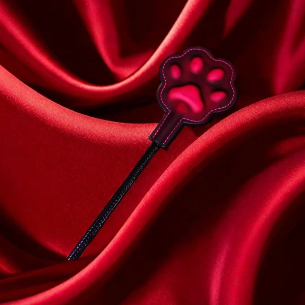 3D Puppy Paw Whip