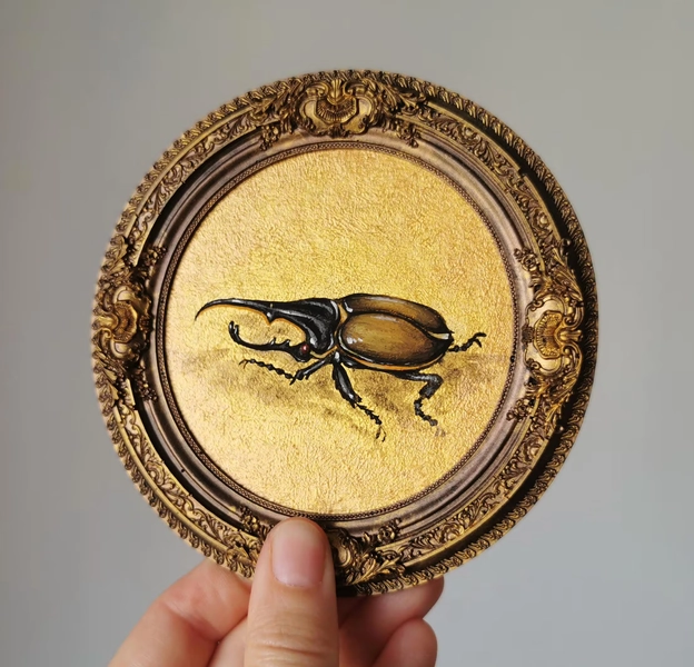 Hand-Painted Hercules Beetle Wall Art: Vintage Bronze Resin Frame