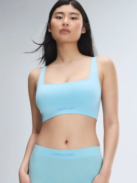 Seamless Scoop-Neck Bralette