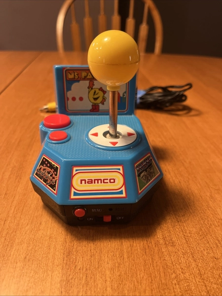 NAMCO Ms. Pac-Man '04 Jakks Pacific 5-in-1 Plug & Play TV Game Tested & Works