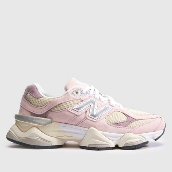 New Balance 9060 in Pale Pink