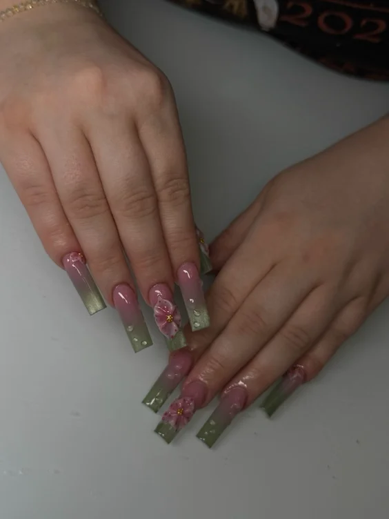 Nails 