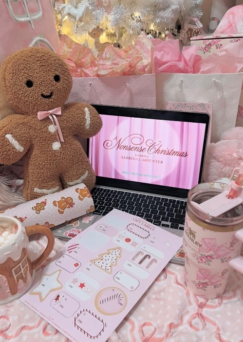 Notice Me Senpai GIFT~! 💗