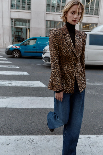 FITTED ANIMAL PRINT BLAZER