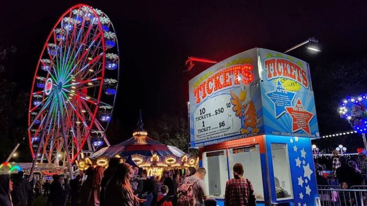 Holiday festival date