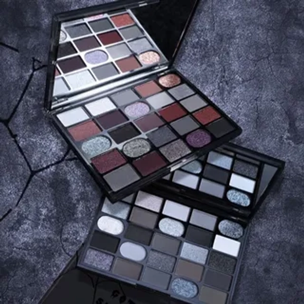 25-Color Gothic Eyeshadow Palette - 2 Types