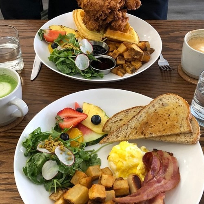Breakfast 