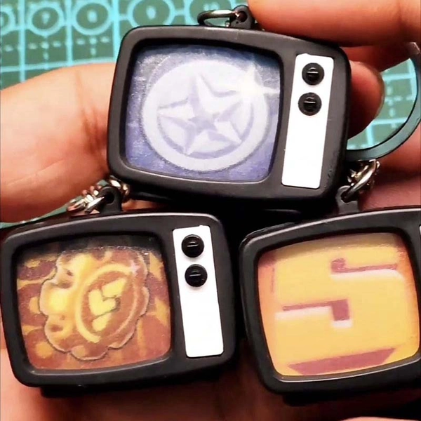 ZZZ TV Keychain Zenless Zone Zero TV with Flashing Light - A