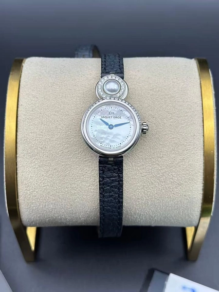 Jaquet-Droz Lady 8 full set à vendre pour 6 625 € par un Trusted Seller sur Chrono24