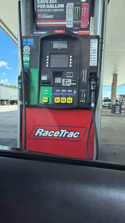 Gas