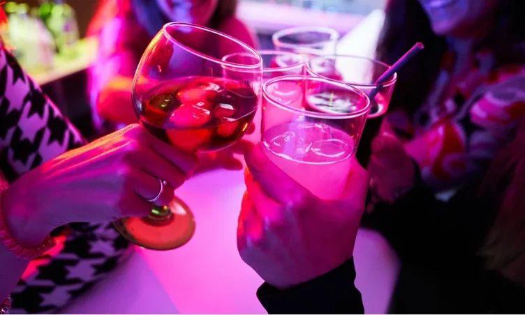 Girls Night Out! 🍷 ✨
