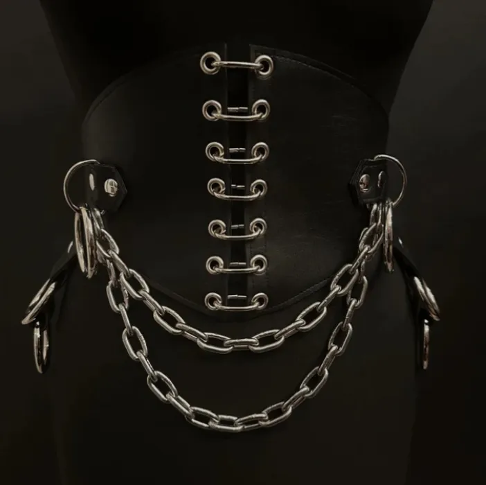 TOMMY VOWLES | Christina Belt