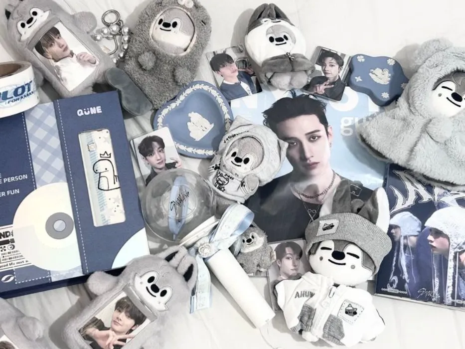 Kpop Merch ♡