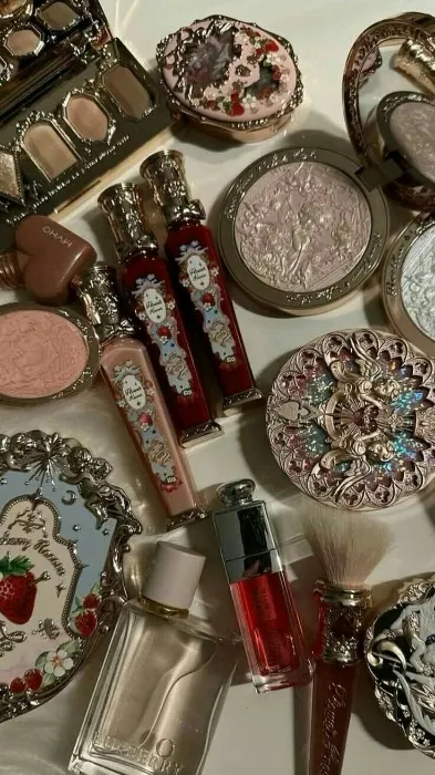 makeups for honey ^>,<^