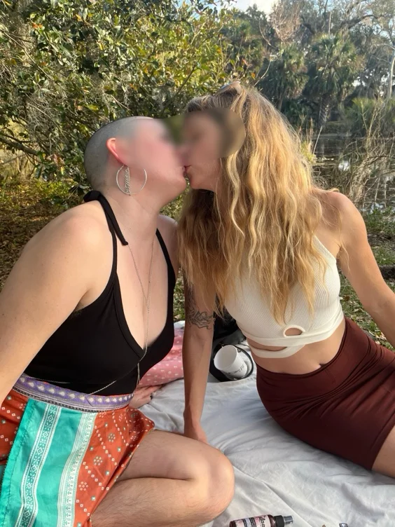 Send me and my girlfriend to dinner