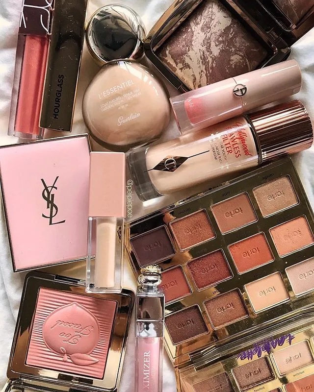 MAKEUP