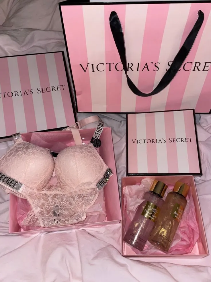 Lencería Victoria Secret.