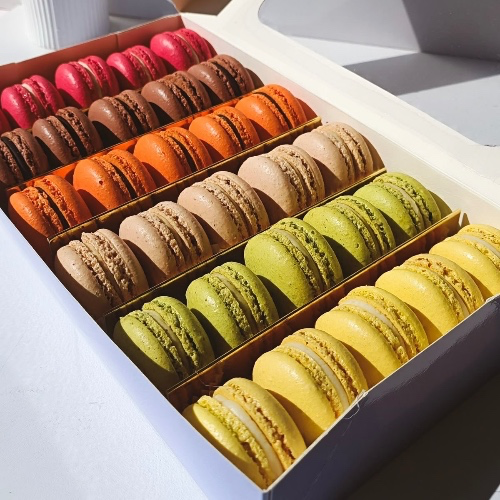 Macarons set