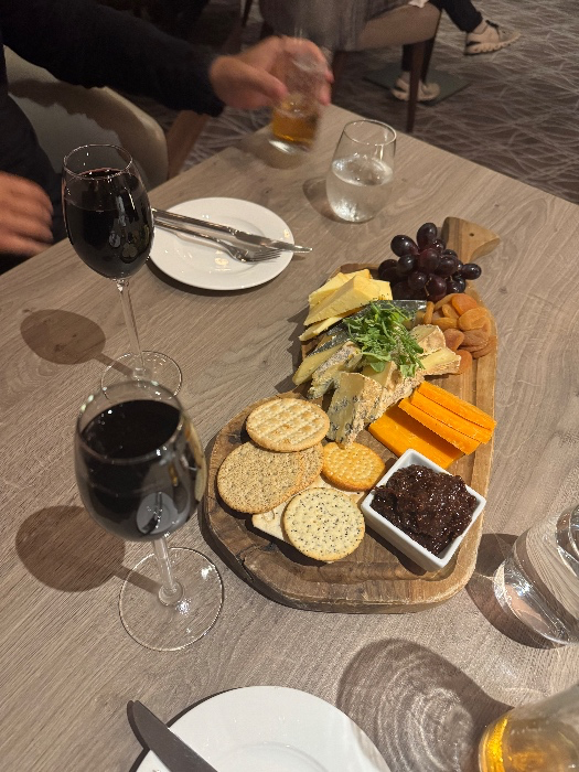 Dinner ,nibbles & drinks 🍷 