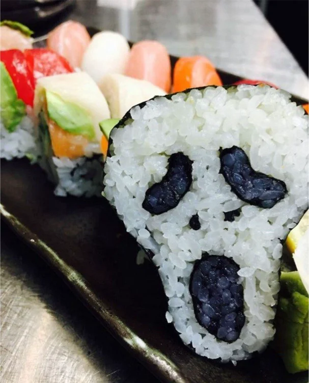 😱 scary sushi d8 🍣