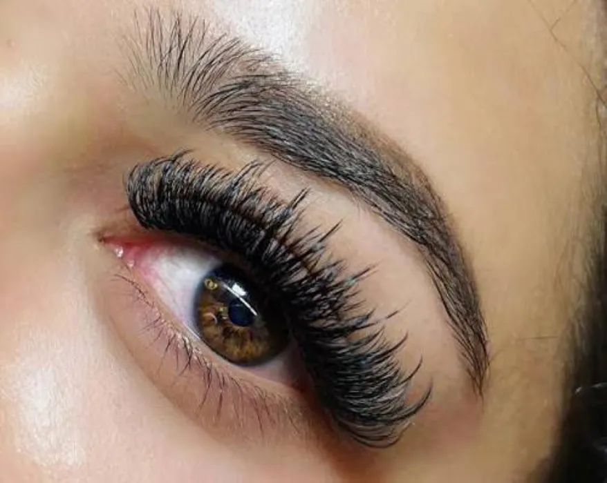 Pay for Cindy's lash extensions for 3 weeks!