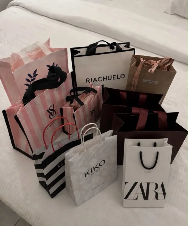 🛍️✨