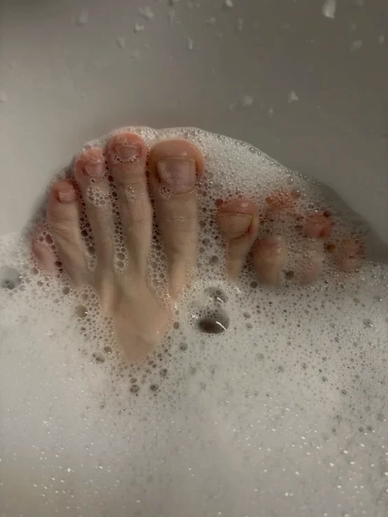 Foot spa 🧖‍♀️ Treat me to a luxurious spa session