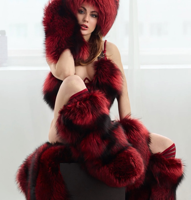 Fox fur boots