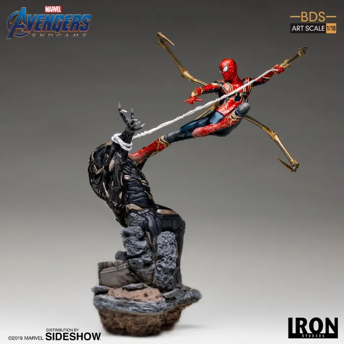 Iron Studios Spider-Man vs Outrider
