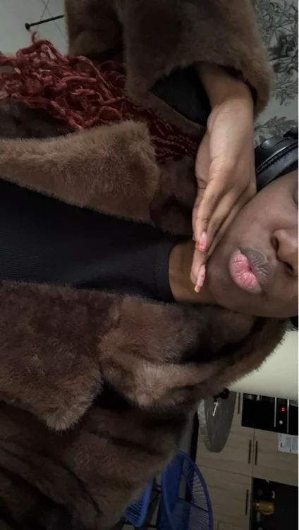 Bonjour Madame 🧎🏻