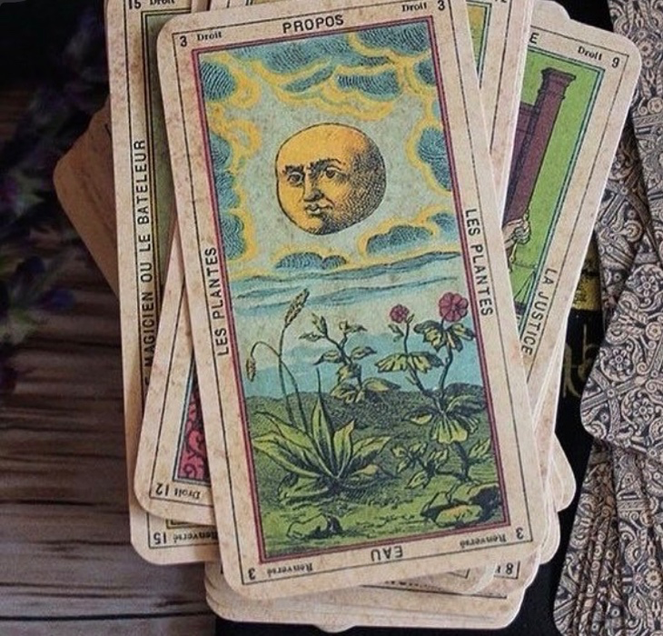 Tarot cards 