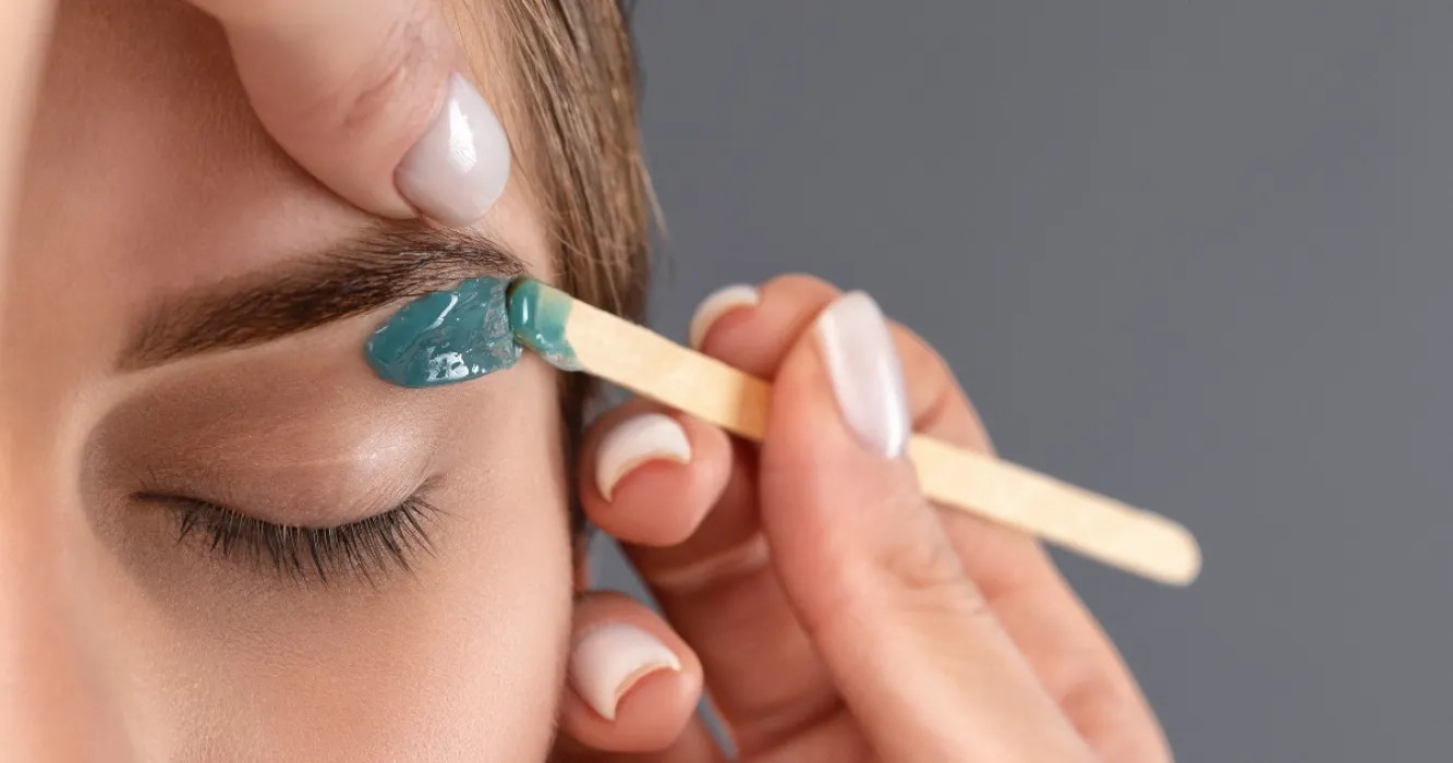 Eyebrown waxing