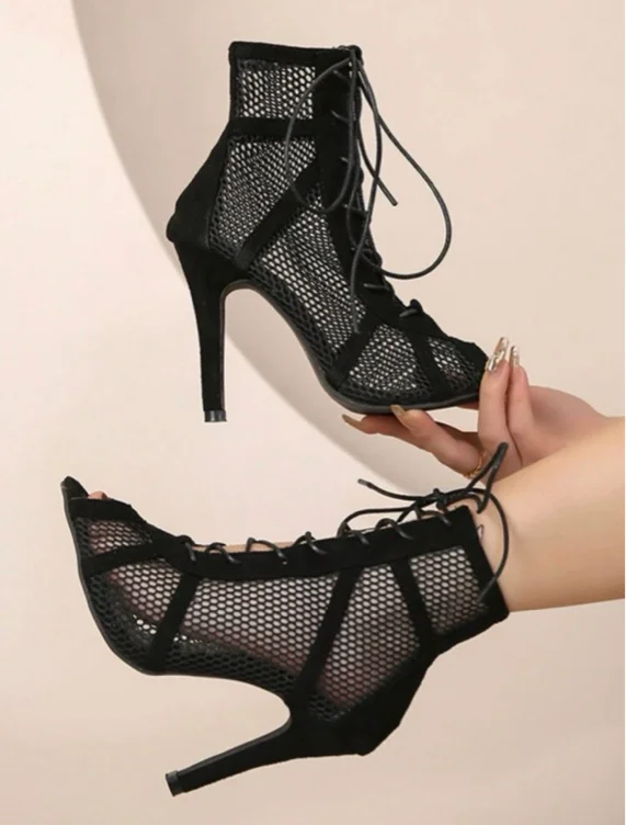 heels + heels class 👅