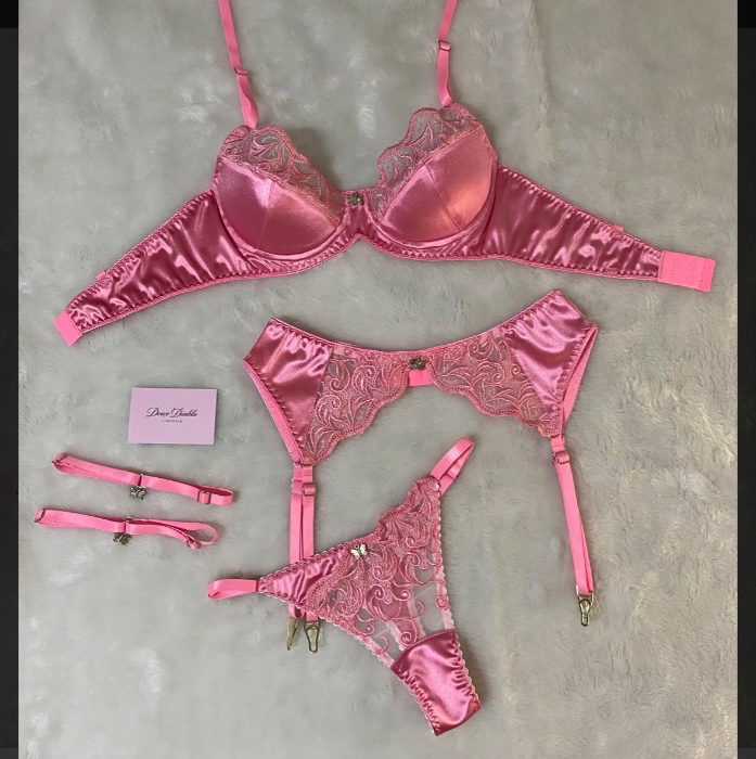 pink lingerie 💕