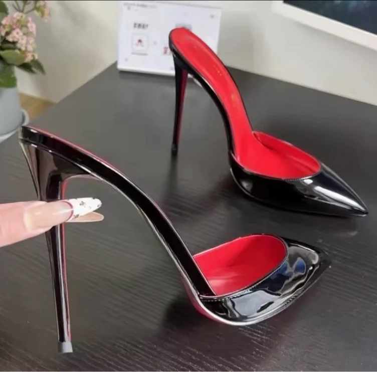 Such beautiful mules with red soles and insoles 