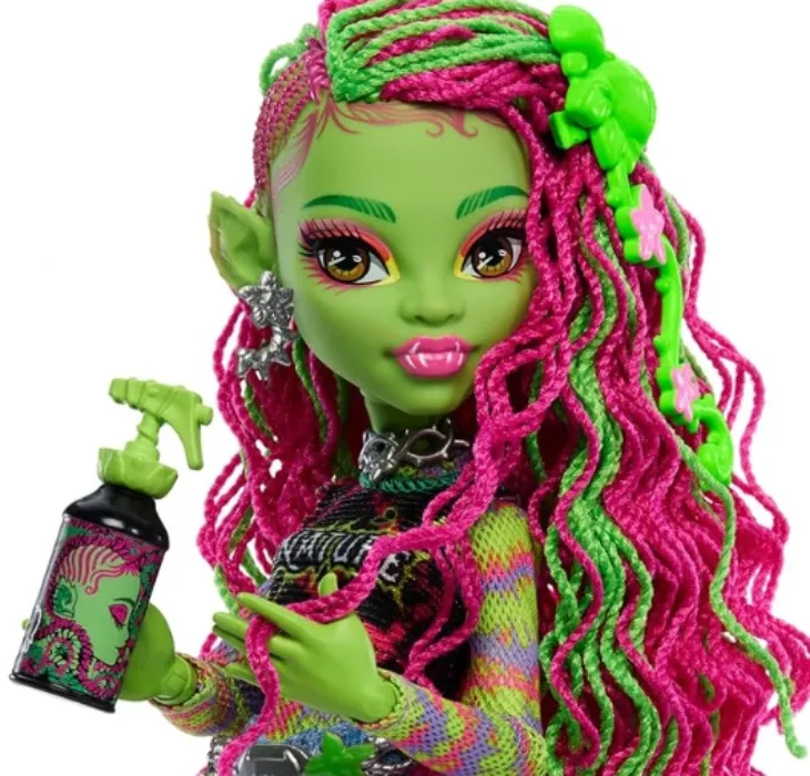Monster High - Venus McFlytrap Doll with Plant Monster Cat Chewlian and Accessories such as a Backpack, Notebook, Snacks and More