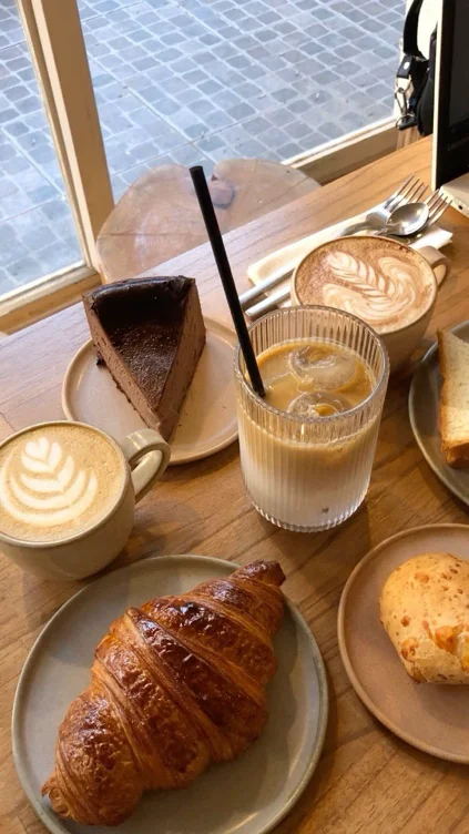 Coffee & Breakfast £35