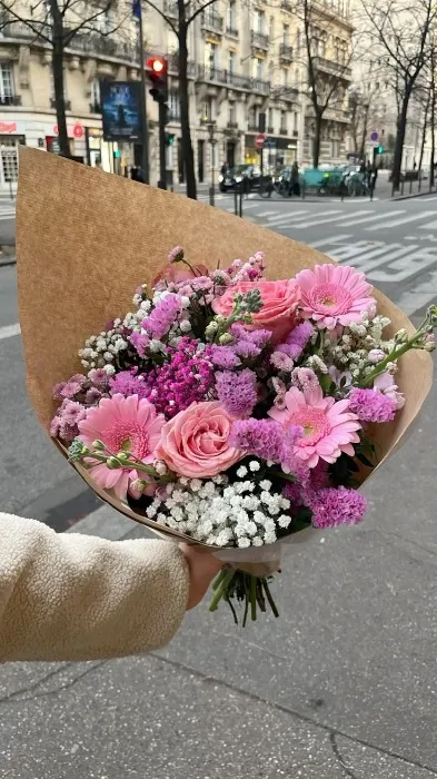 Large bouquet of flowere