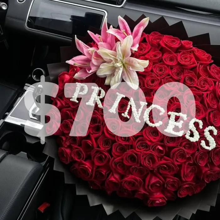 Luxury Rose Bouquet 🌹👑